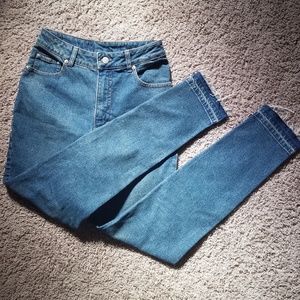 CHEAP MONDAY High Rise Mom Jean W26 L32